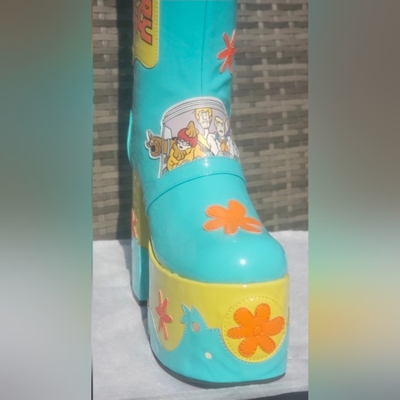 Dolls Kill® x SCOOBY-DOO™ "Mystery Machine" Platform GoGo Boots | Size 9 - Picture 4 of 5